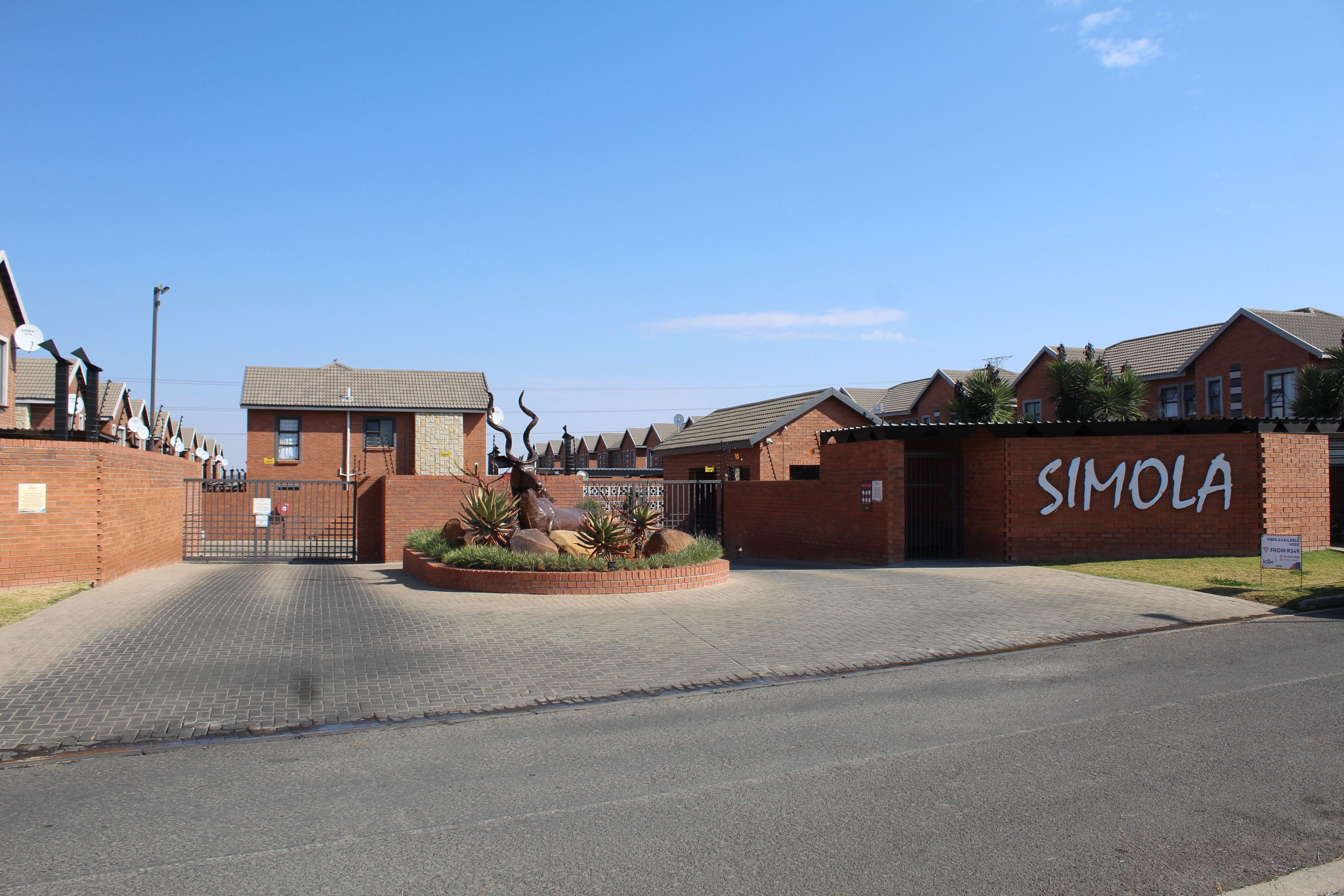 Simola image 2